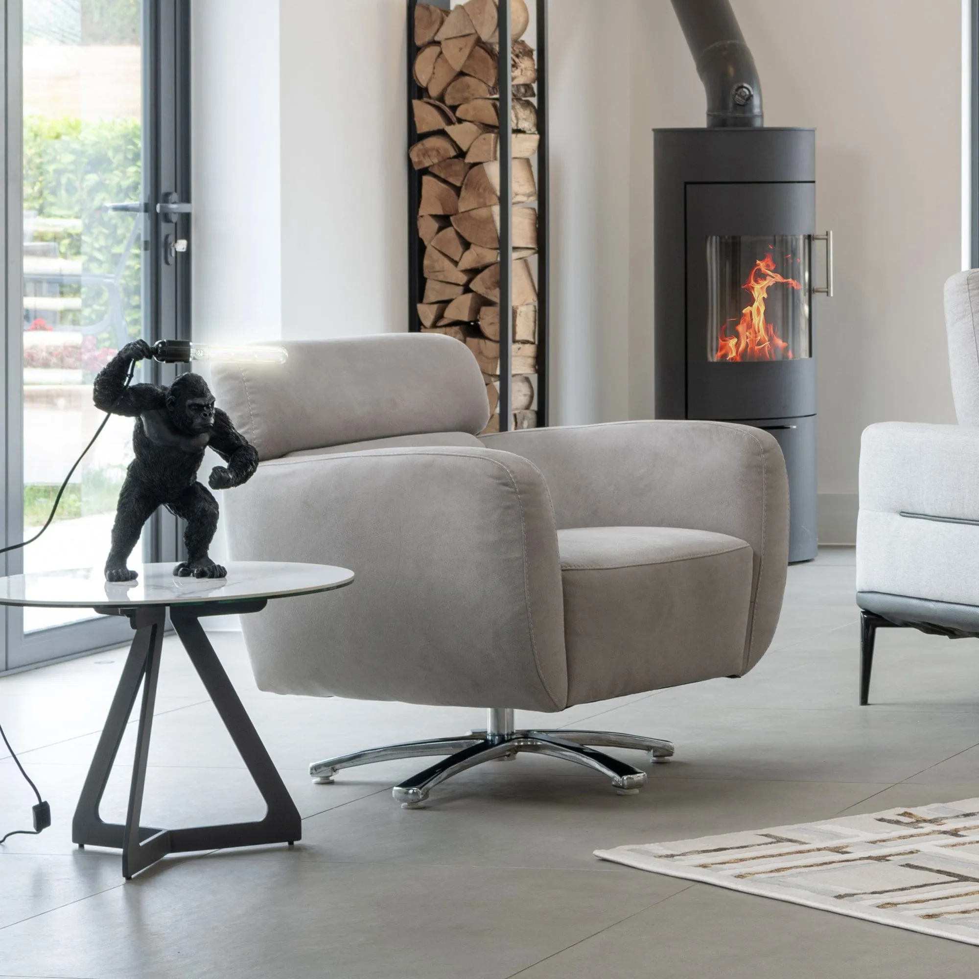 Amalfi - Swivel Chair In Leather