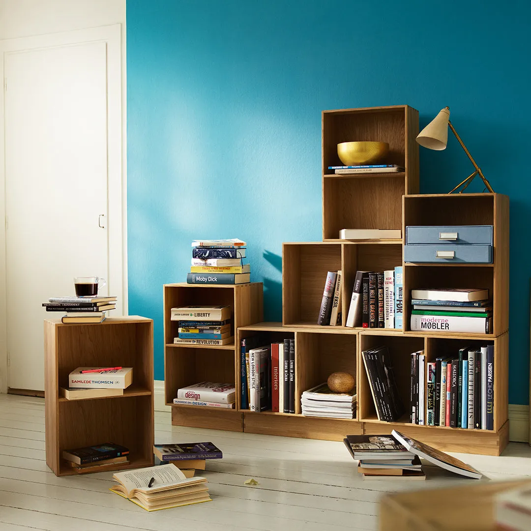 B98 Bookshelf