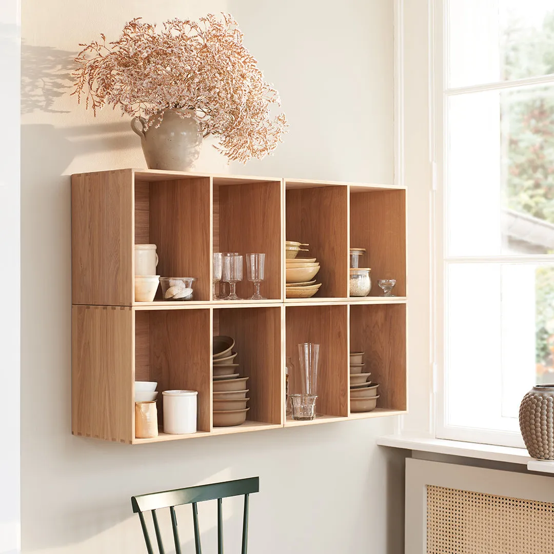 B98 Bookshelf