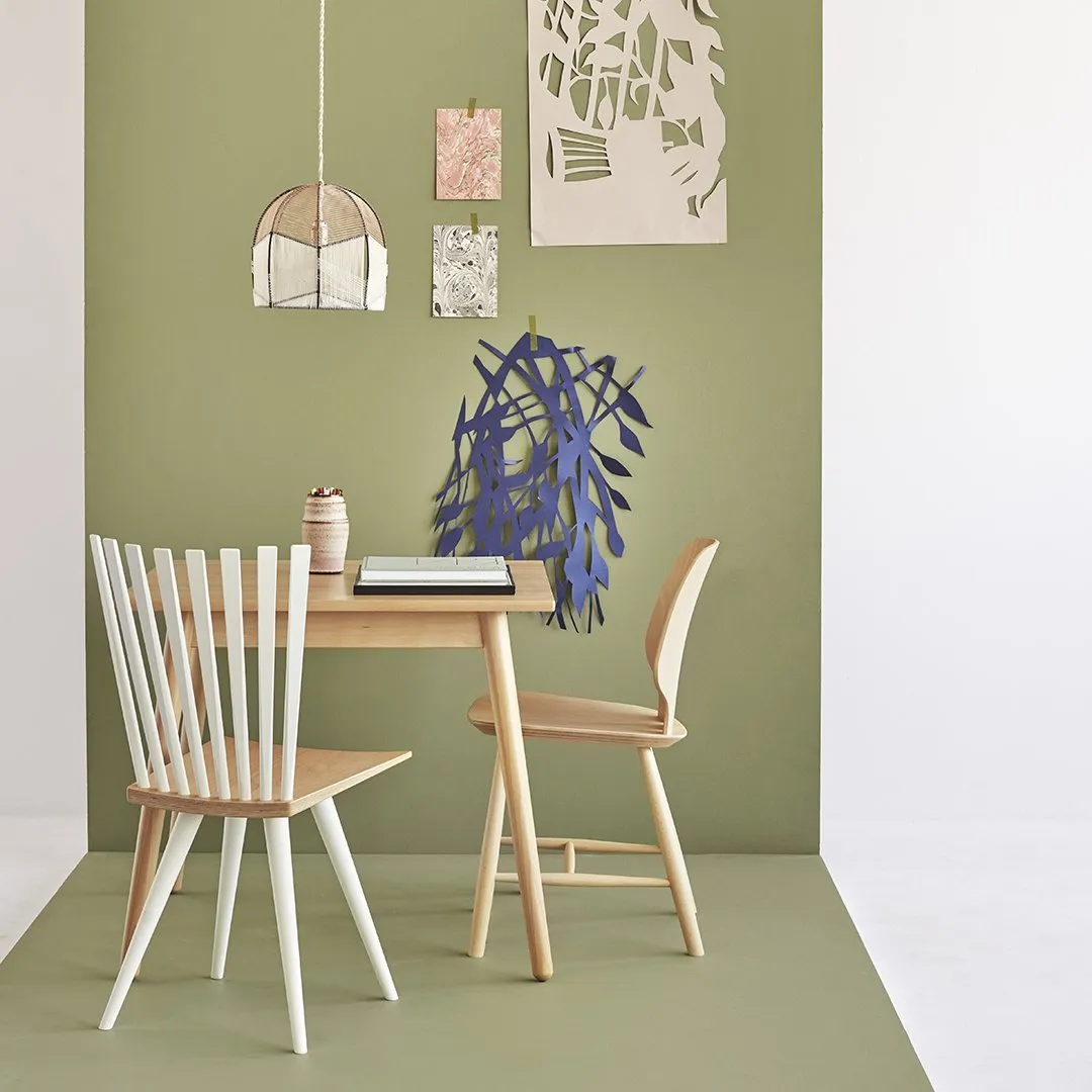 C35A Dining Table