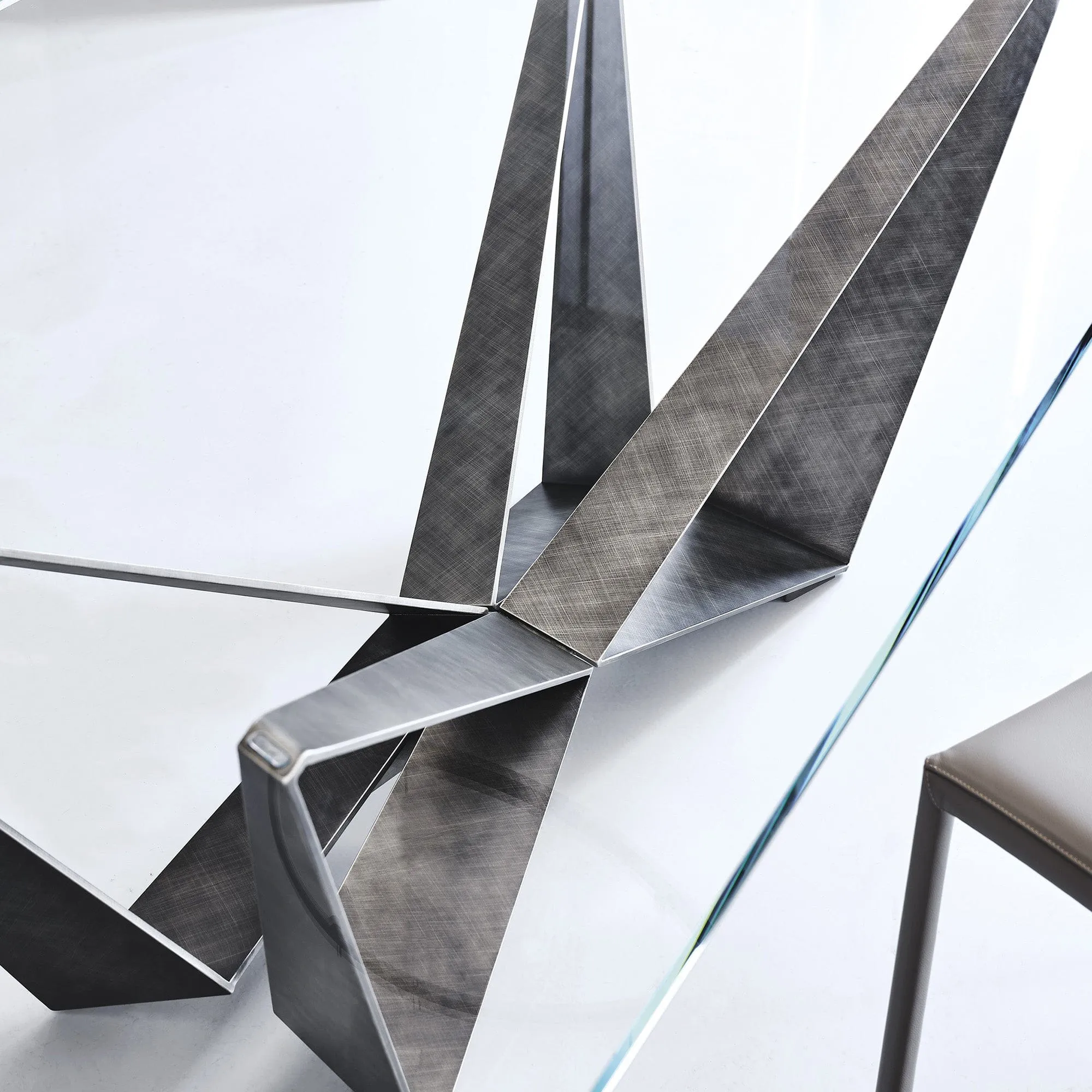 Cattelan Italia Skorpio - Dining Table In Clear Glass & Graphite Base