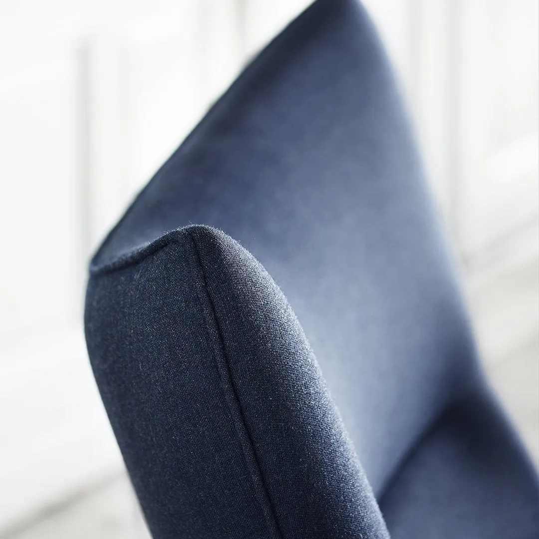 CH445 Wing Chair