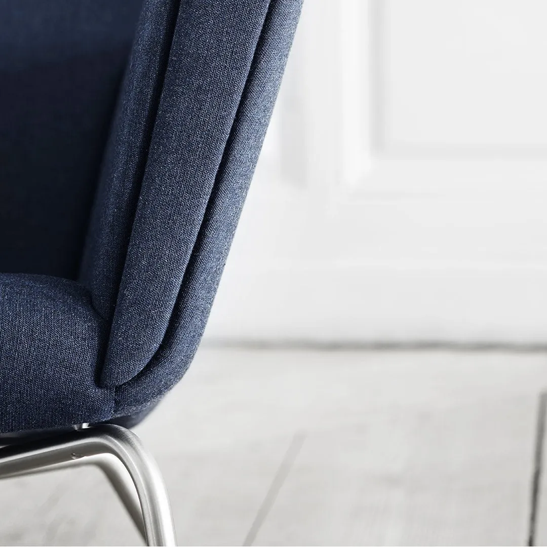 CH445 Wing Chair