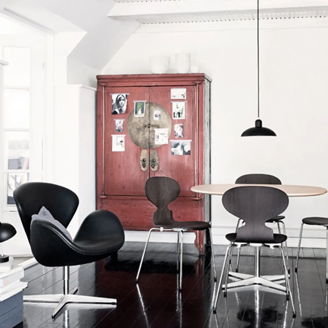 Circular Dining Table w/ 4-Star Base