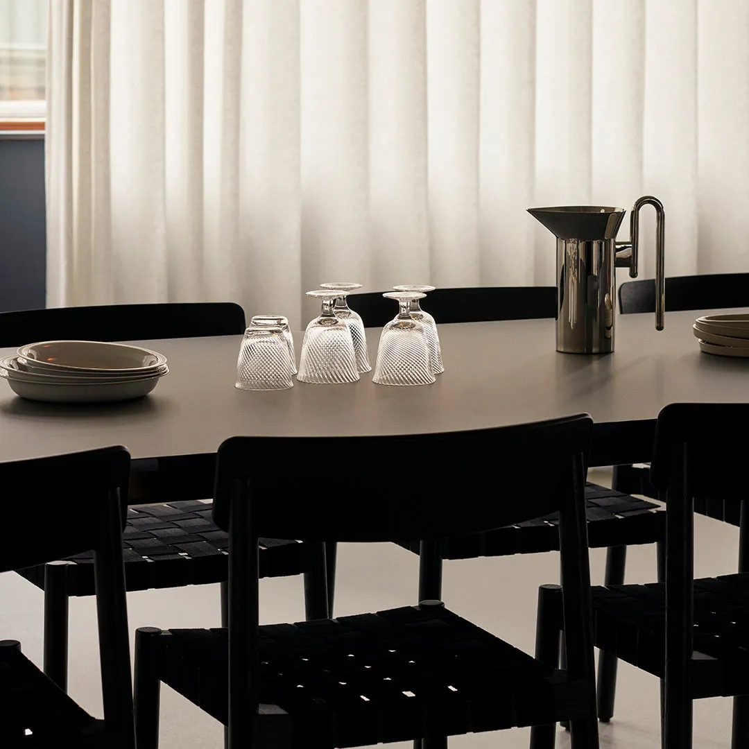 Drip HW60 Dining Table