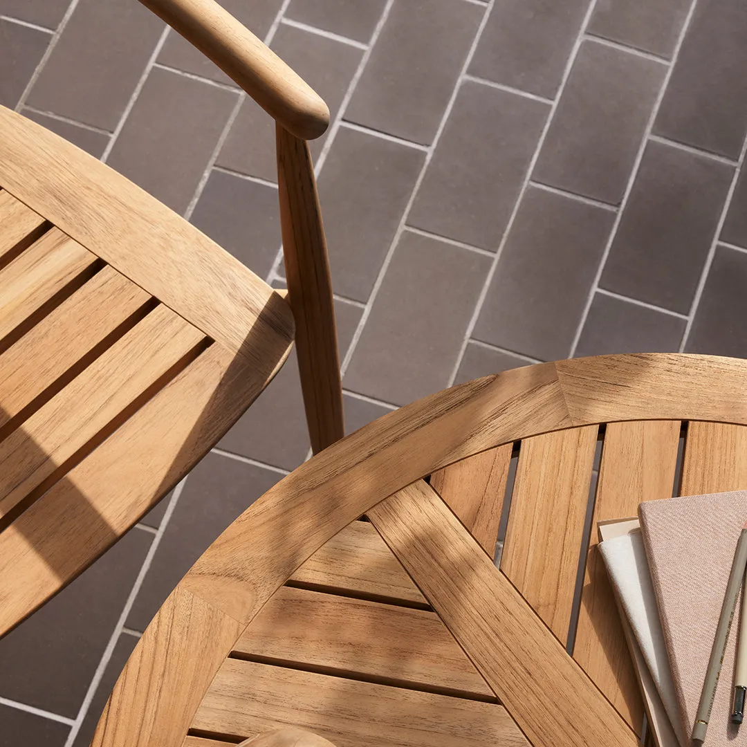 E022 Embrace Outdoor Table