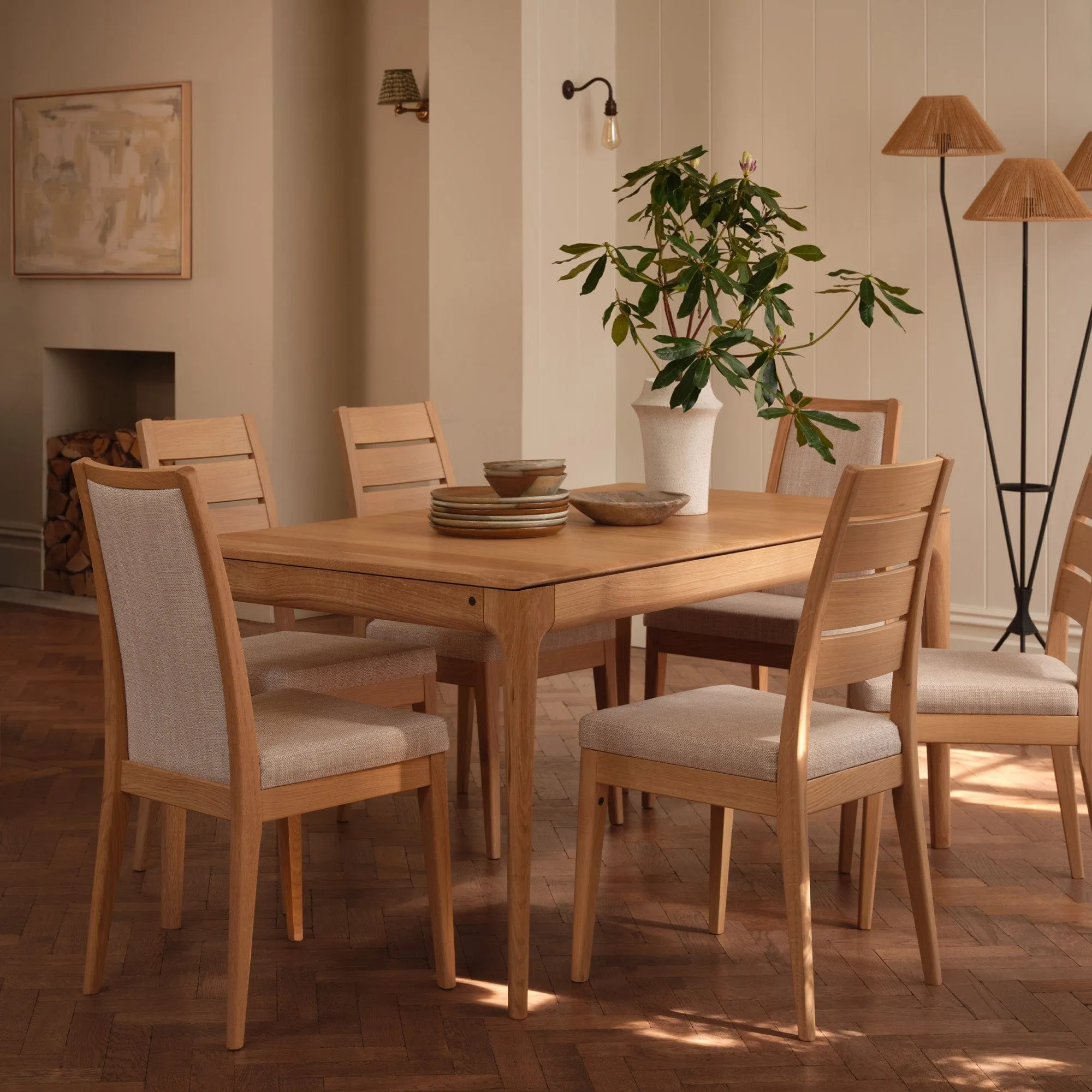 Ercol Romana - Medium Extending Dining Table