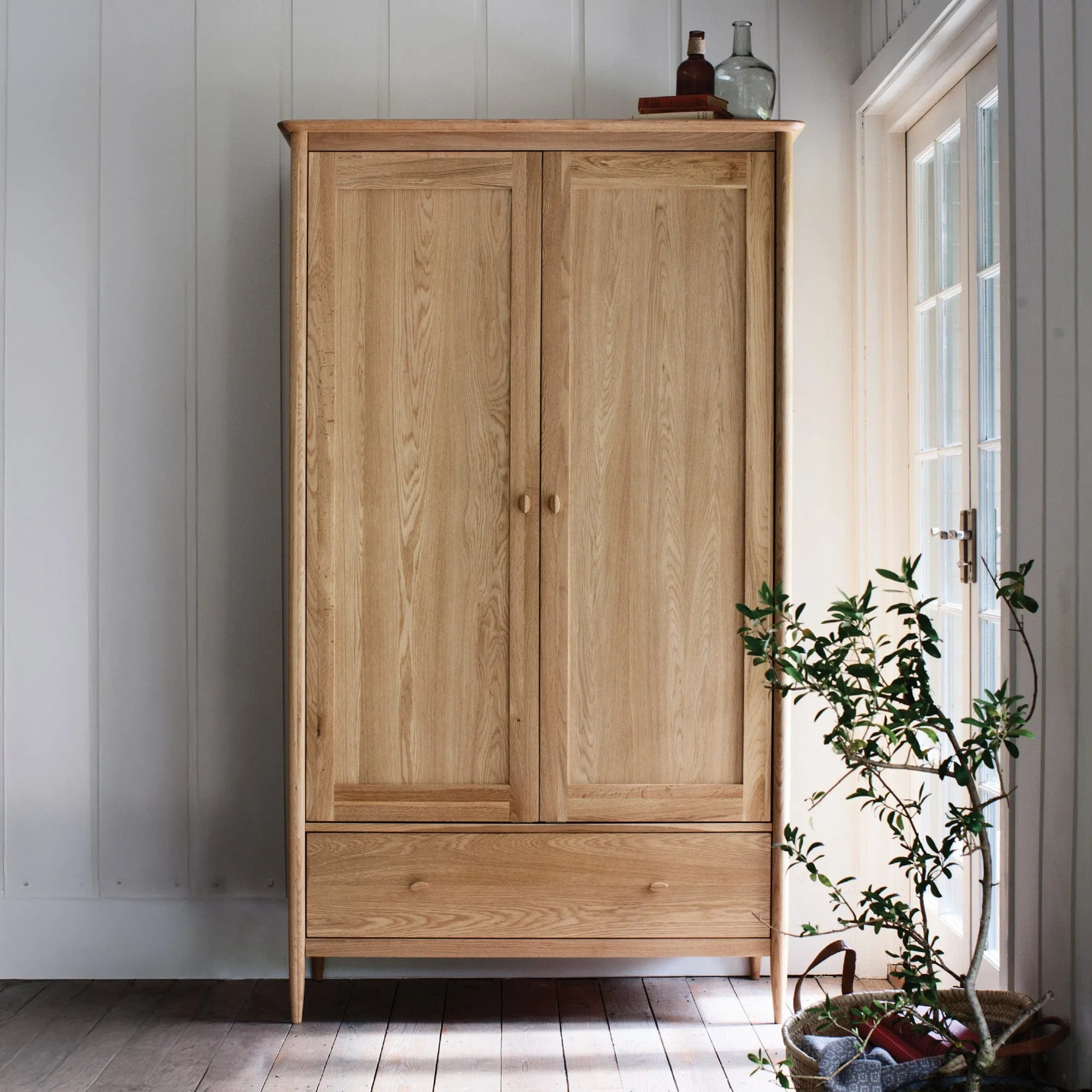 Ercol Teramo - 3 Door Wardrobe