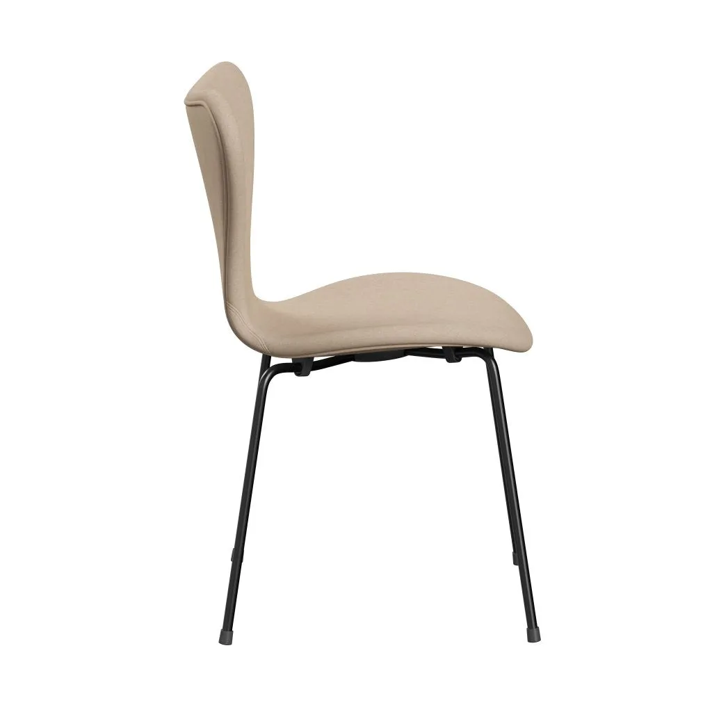 Fritz Hansen Series 7™ Chair Full Upholstery, Black/Divina Md Crème