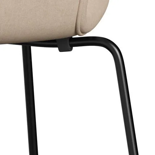 Fritz Hansen Series 7™ Chair Full Upholstery, Black/Divina Md Crème