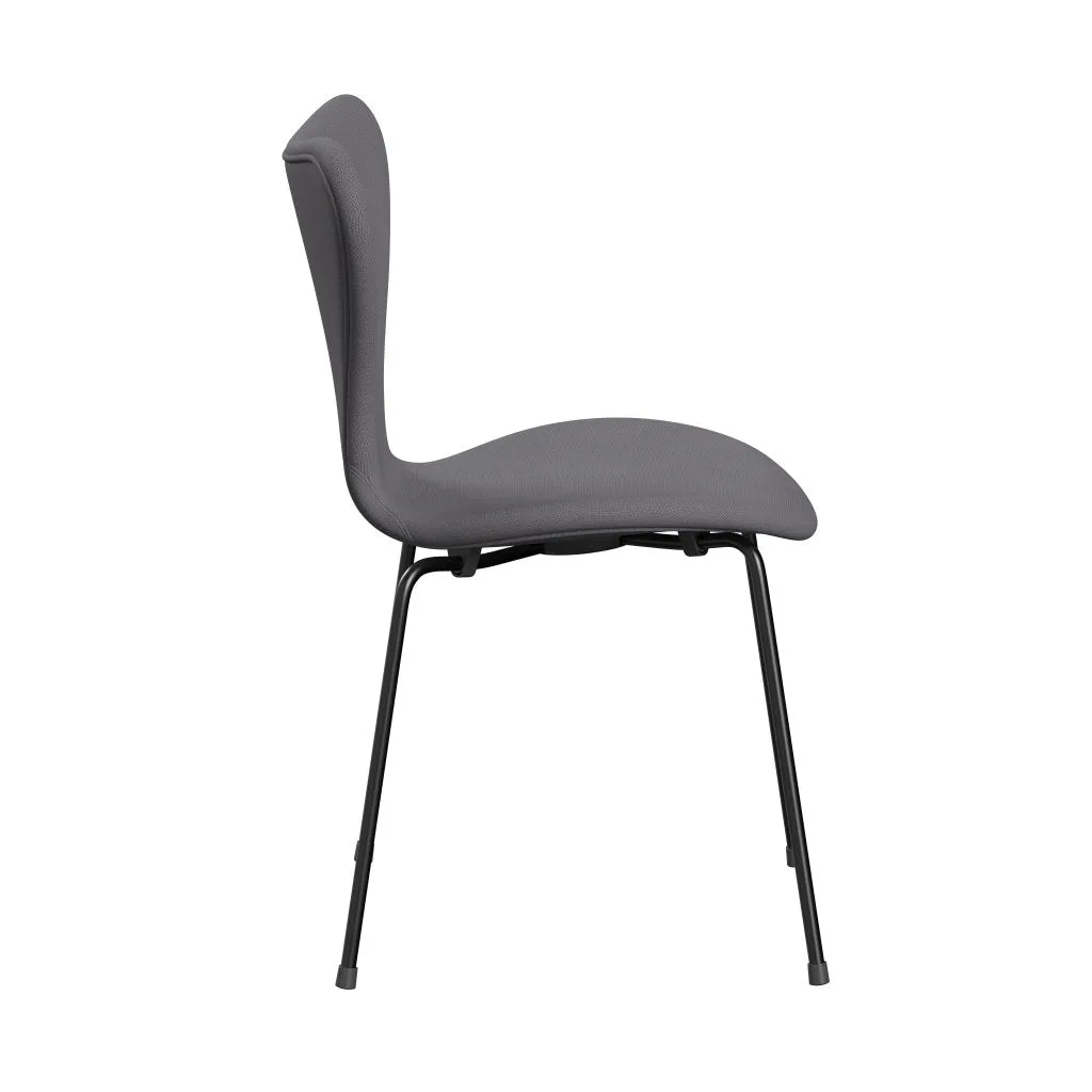 Fritz Hansen Series 7™ Chair Full Upholstery, Black/Fame Grey (F60078)