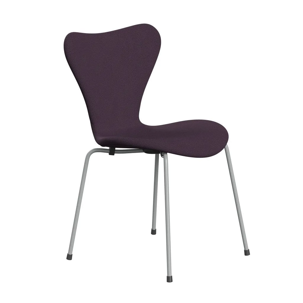 Fritz Hansen Series 7™ Chair Full Upholstery, Nine Grey/Capture Violet Dark