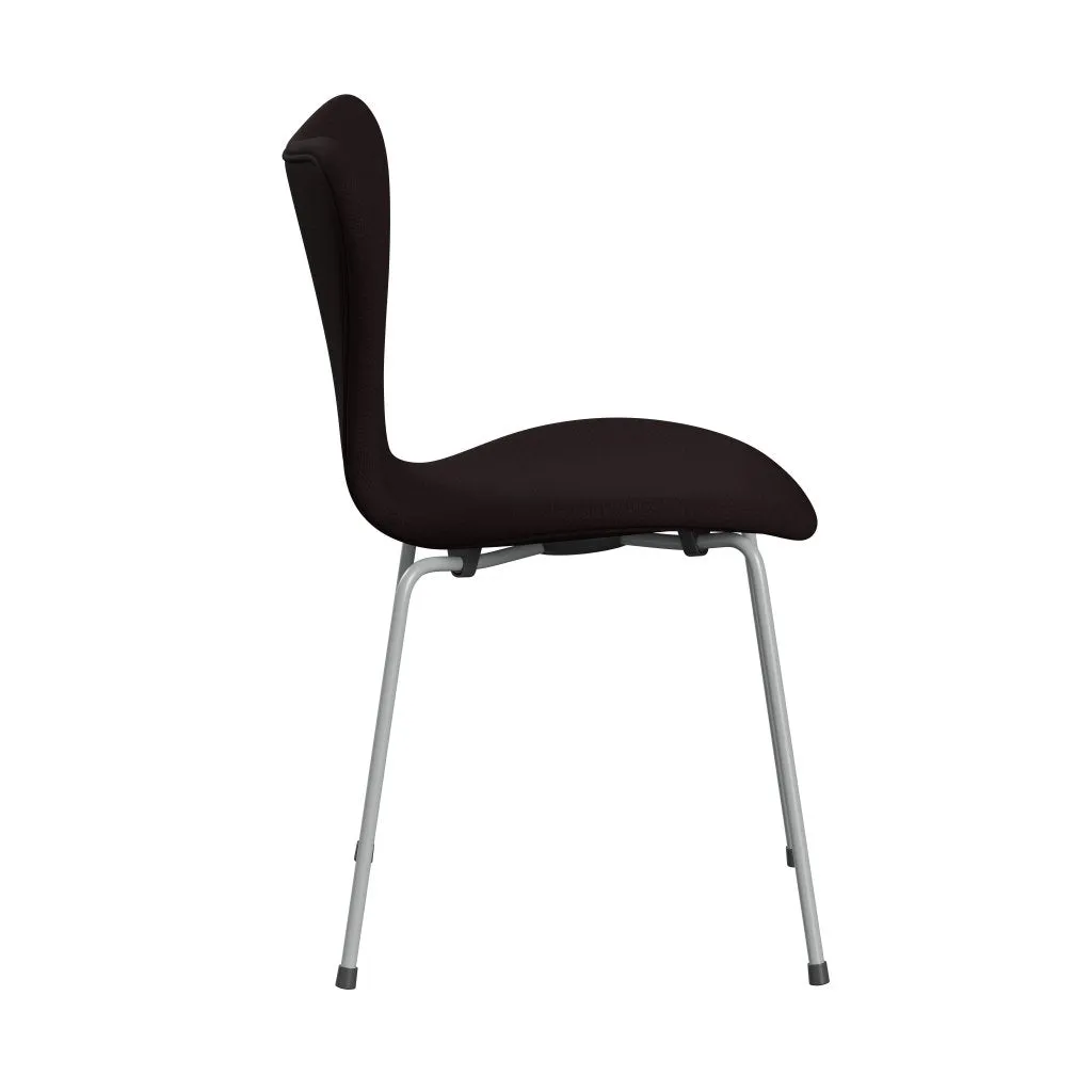 Fritz Hansen Series 7™ Chair Full Upholstery, Nine Grey/Christianshavn Dark Red Uni