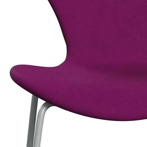 Fritz Hansen Series 7™ Chair Full Upholstery, Nine Grey/Comfort Violet Light