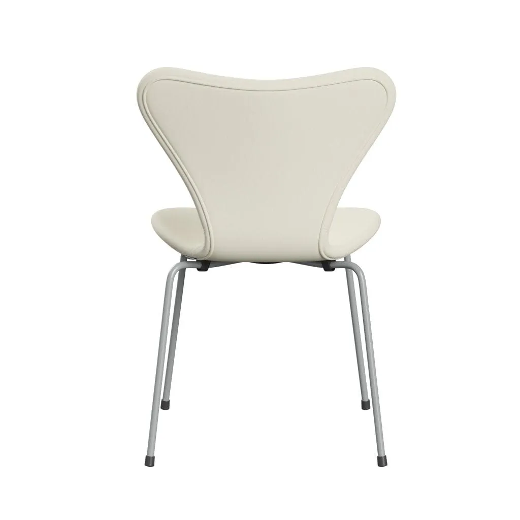 Fritz Hansen Series 7™ Chair Full Upholstery, Nine Grey/Comfort White
