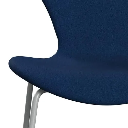 Fritz Hansen Series 7™ Chair Full Upholstery, Nine Grey/Tonus Dark Coral Blue