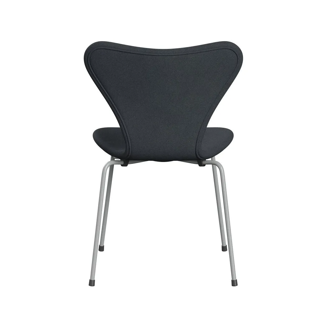Fritz Hansen Series 7™ Chair Full Upholstery, Nine Grey/Tonus Dark Grey