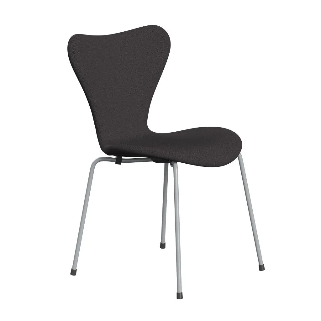 Fritz Hansen Series 7™ Chair Full Upholstery, Silver Grey/Capture Charcoal