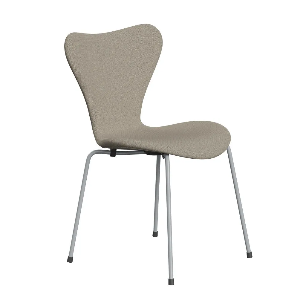 Fritz Hansen Series 7™ Chair Full Upholstery, Silver Grey/Capture Grey Sand