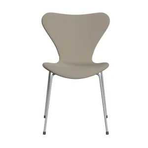 Fritz Hansen Series 7™ Chair Full Upholstery, Silver Grey/Capture Grey Sand