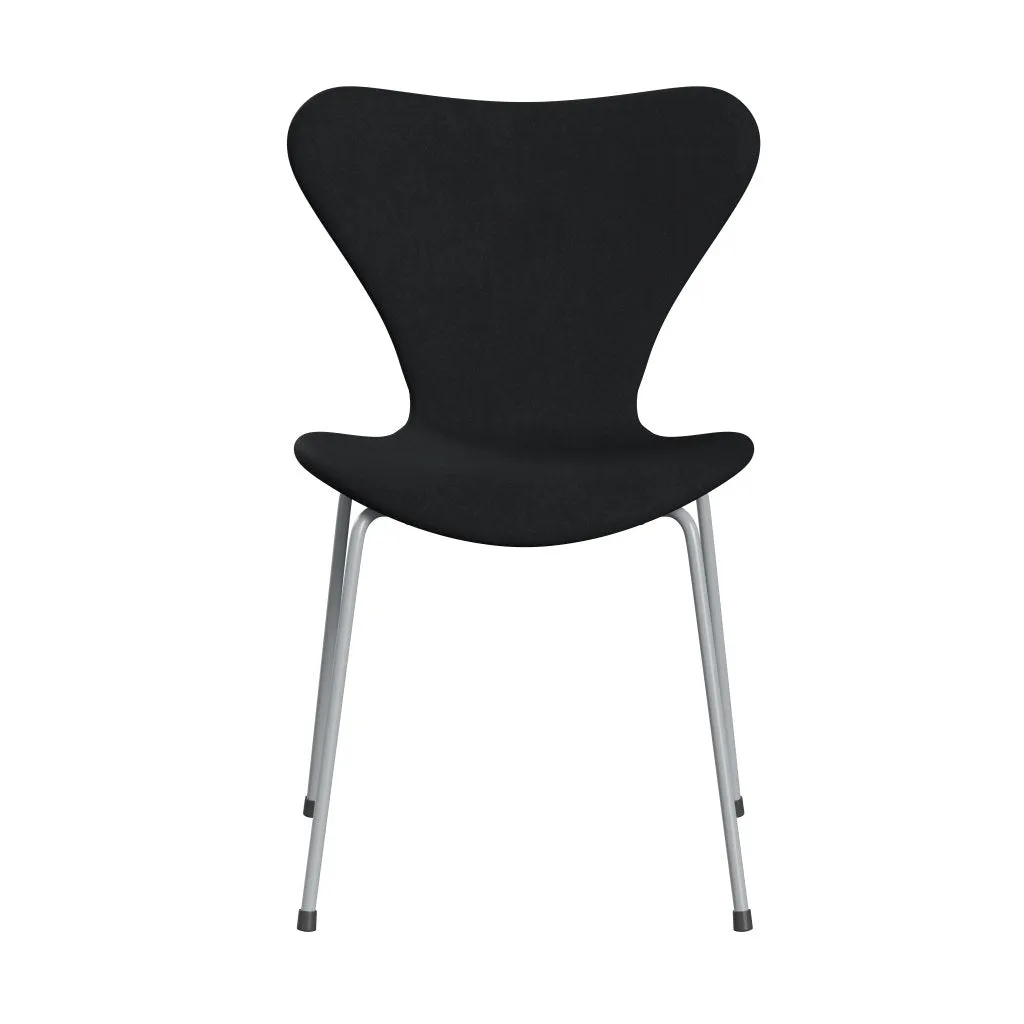 Fritz Hansen Series 7™ Chair Full Upholstery, Silver Grey/Comfort Black/Grey