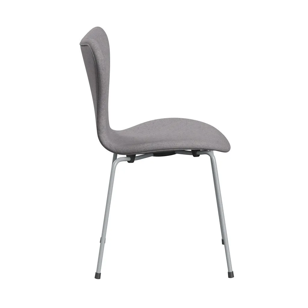 Fritz Hansen Series 7™ Chair Full Upholstery, Silver Grey/Divina Md Cool Light Grey