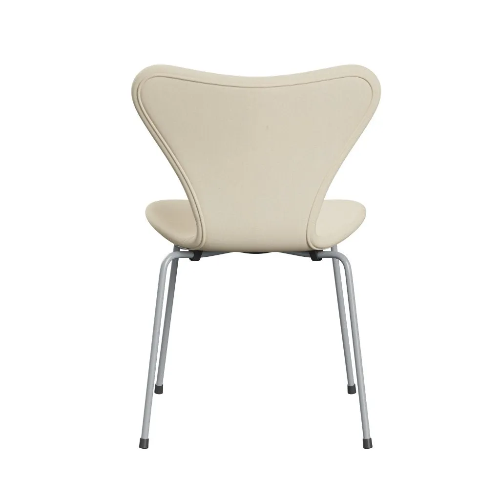Fritz Hansen Series 7™ Chair Full Upholstery, Silver Grey/Divina White