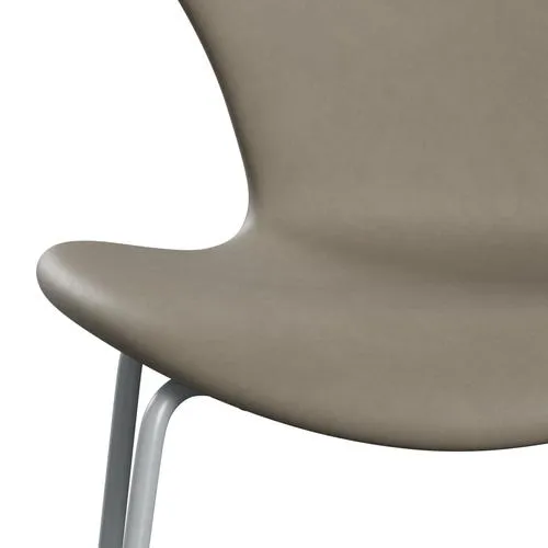 Fritz Hansen Series 7™ Chair Full Upholstery, Silver Grey/Essential Light Grey