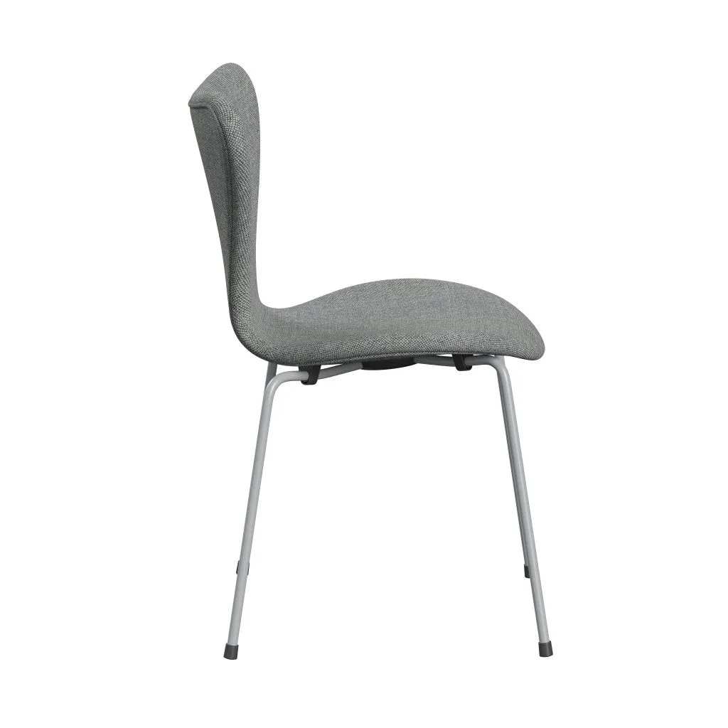 Fritz Hansen Series 7™ Chair Full Upholstery, Silver Grey/Hallingdal White Grey