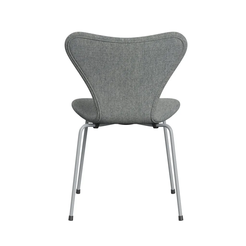 Fritz Hansen Series 7™ Chair Full Upholstery, Silver Grey/Hallingdal White Grey