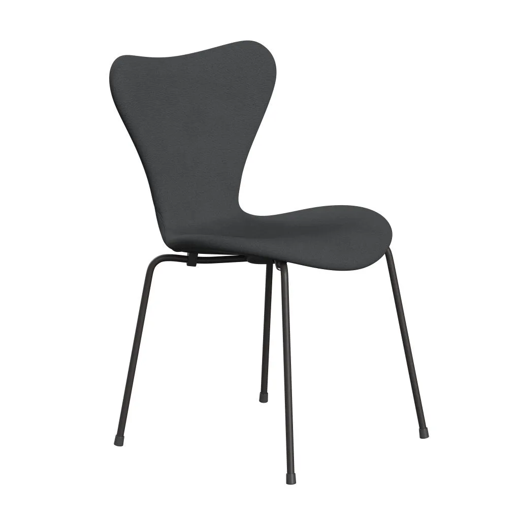 Fritz Hansen Series 7™ Chair Full Upholstery, Warm Graphite/Christianshavn Grey Plain