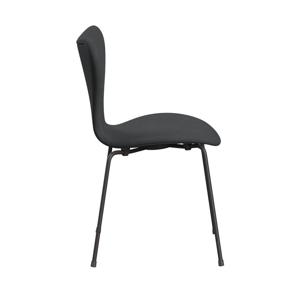 Fritz Hansen Series 7™ Chair Full Upholstery, Warm Graphite/Christianshavn Grey Plain