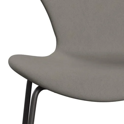 Fritz Hansen Series 7™ Chair Full Upholstery, Warm Graphite/Comfort Grey (C60003)