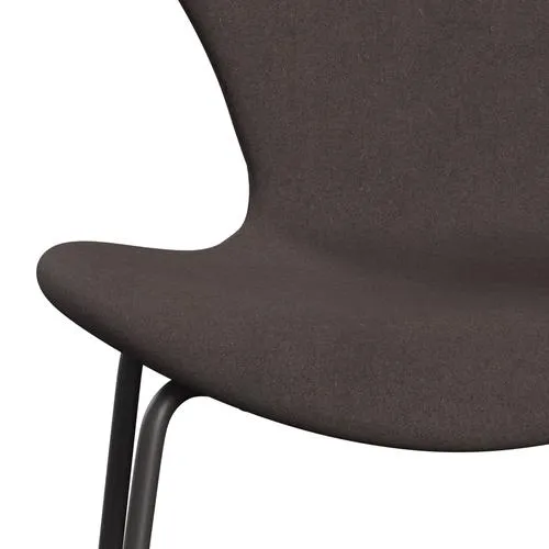 Fritz Hansen Series 7™ Chair Full Upholstery, Warm Graphite/Divina Pastel Brown