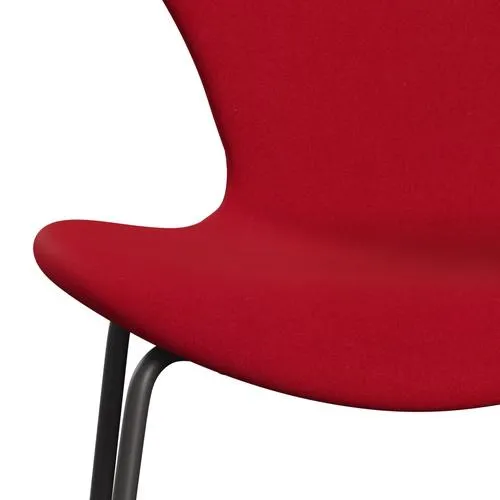 Fritz Hansen Series 7™ Chair Full Upholstery, Warm Graphite/Divina Pink