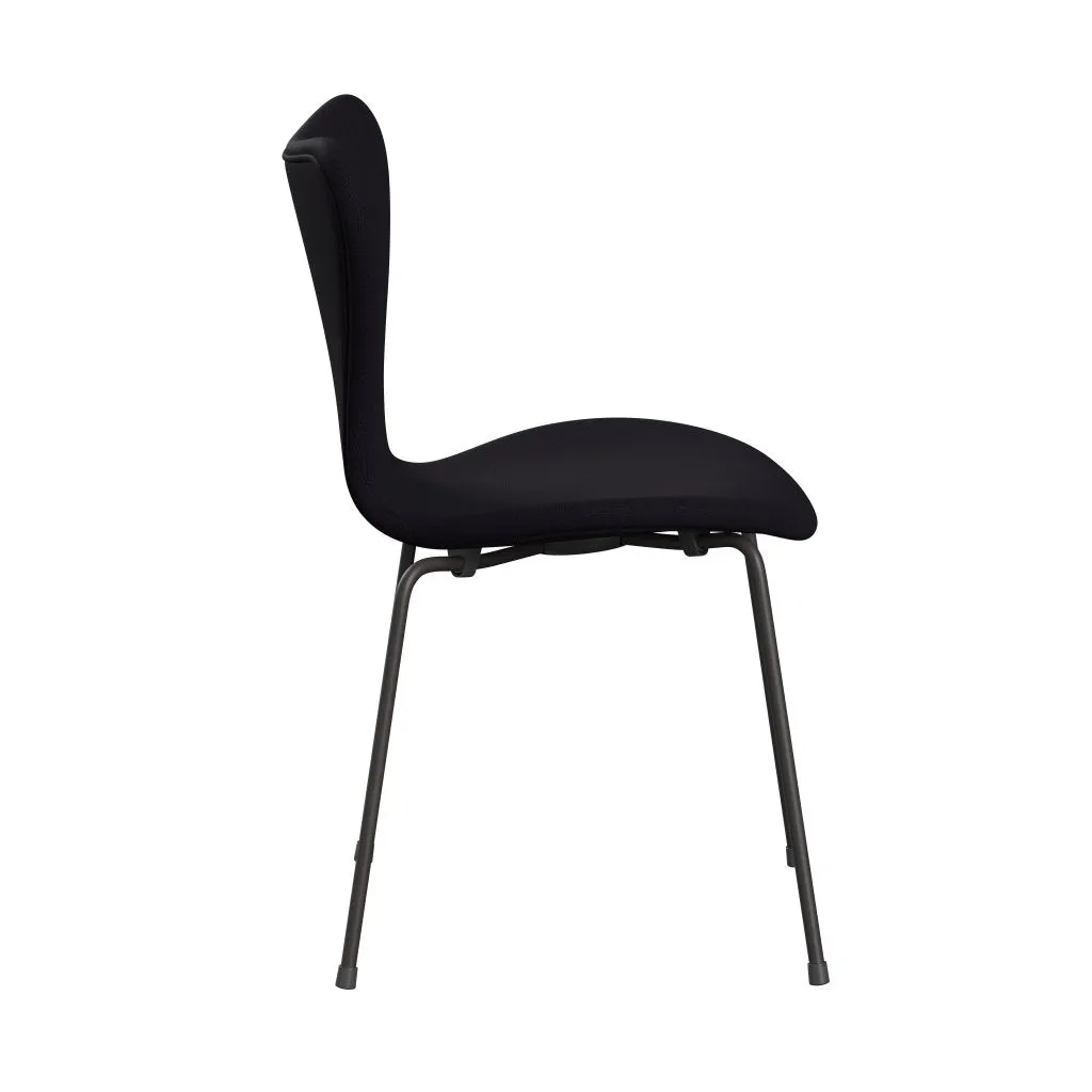 Fritz Hansen Series 7™ Chair Full Upholstery, Warm Graphite/Fame Bordeaux (F64055)
