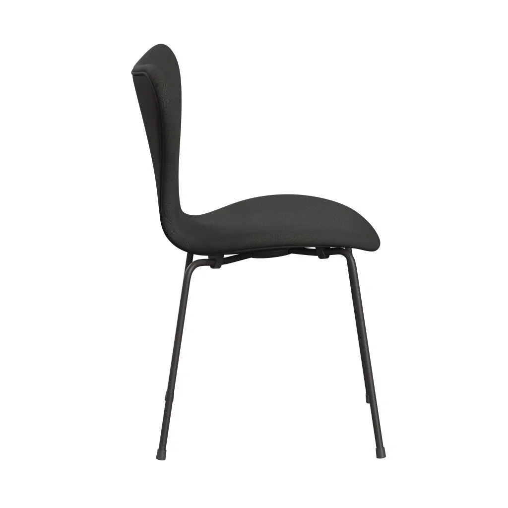Fritz Hansen Series 7™ Chair Full Upholstery, Warm Graphite/Fame Brown (F61060)