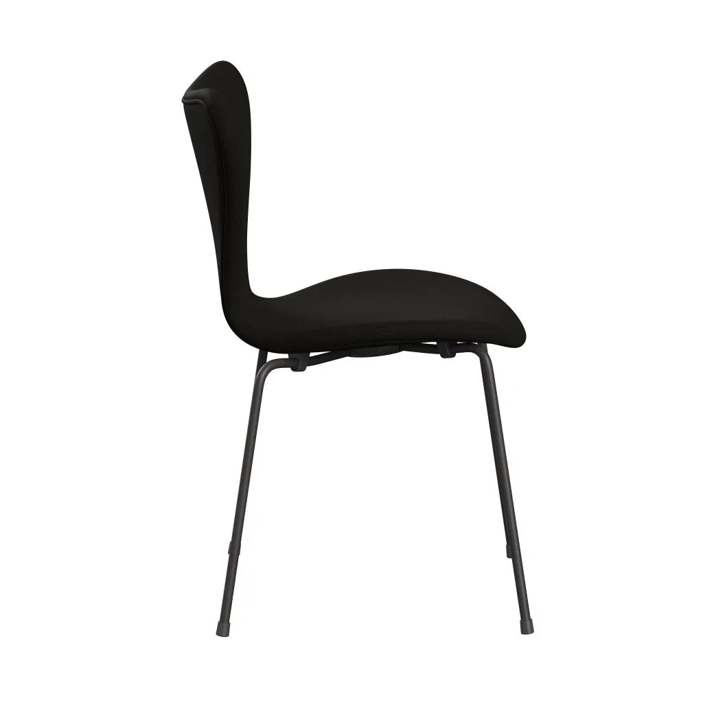 Fritz Hansen Series 7™ Chair Full Upholstery, Warm Graphite/Fame Dark