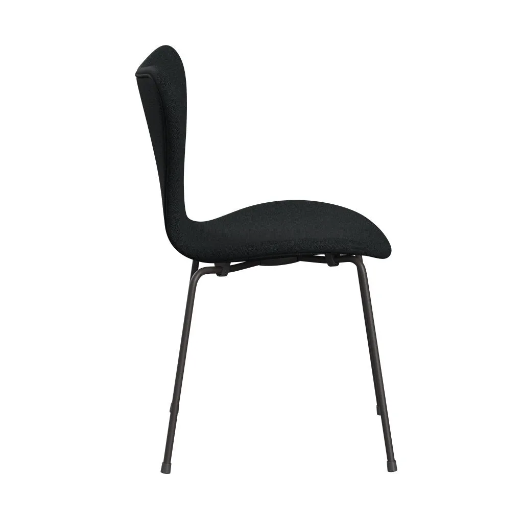 Fritz Hansen Series 7™ Chair Full Upholstery, Warm Graphite/Sunniva 2 Black/Dark Grey