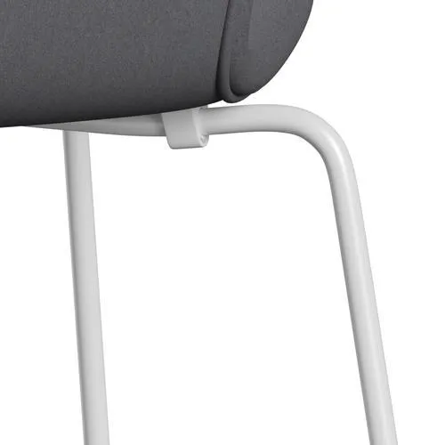 Fritz Hansen Series 7™ Chair Full Upholstery, White/Comfort Grey (C01012)
