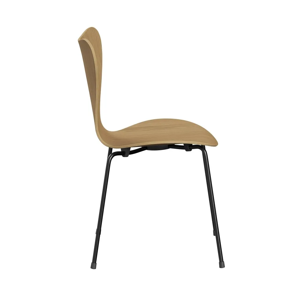 Fritz Hansen Series 7™ Chair Unupholstered, Black/Oak Veneer Natural