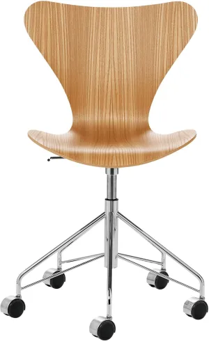 Fritz Hansen Series 7™ Swivel Chair Veneer, Elm