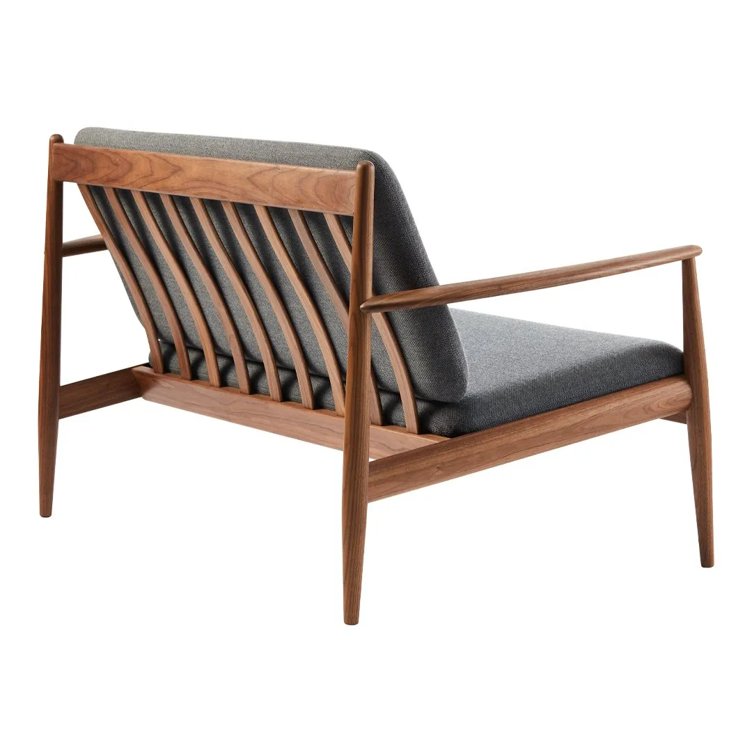 GJ 118 Sofa