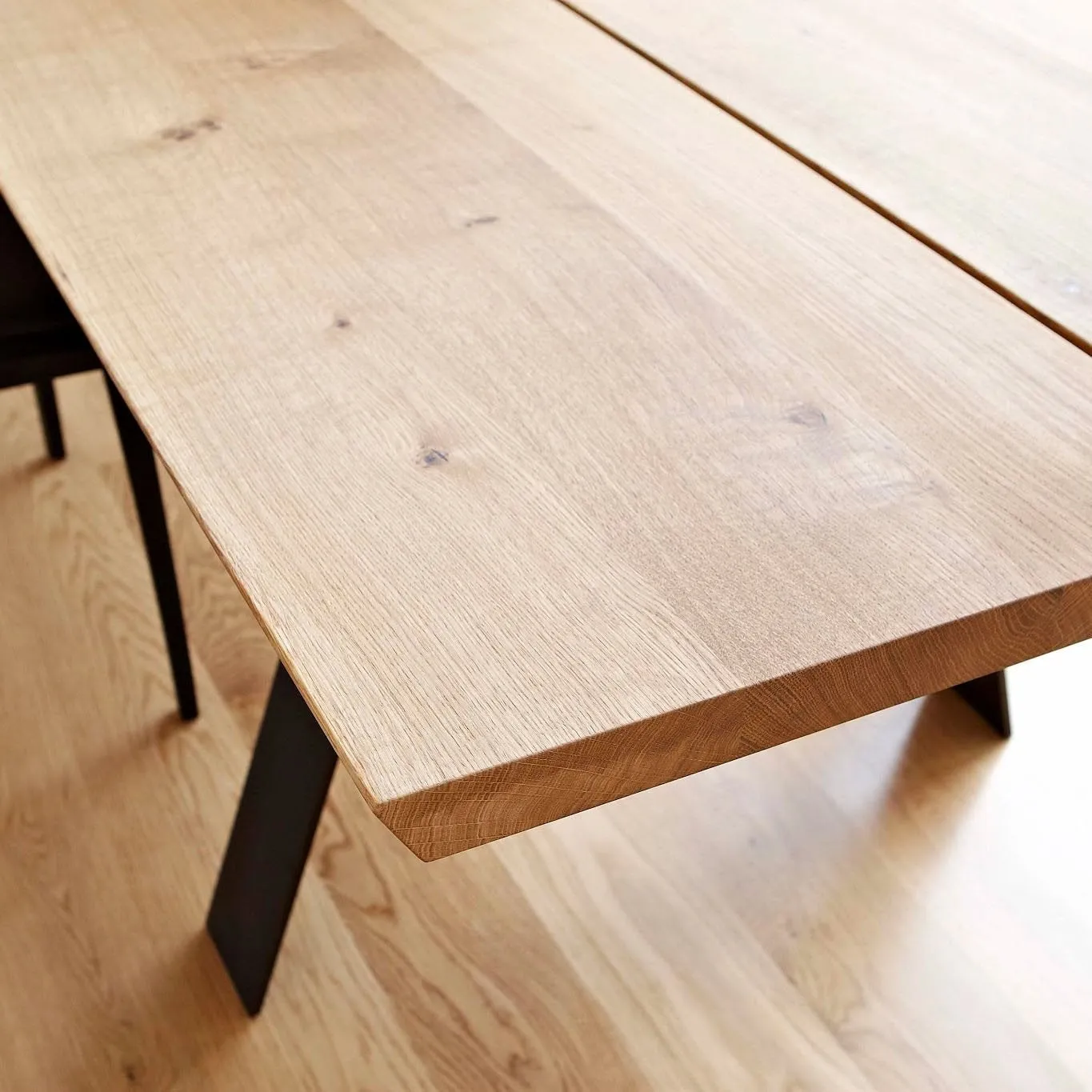 GM3200 Plank Table