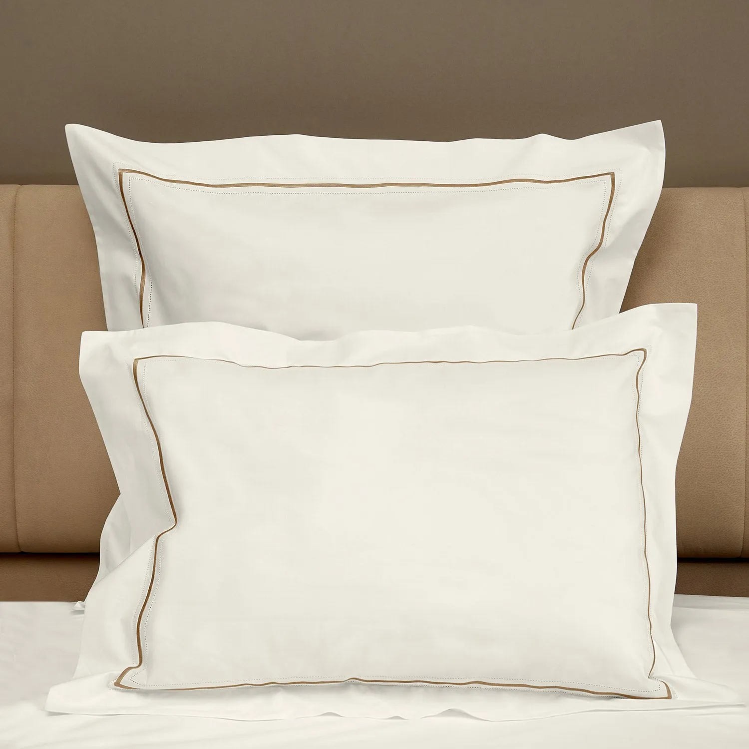 Gramercy Duvet & Shams, Ivory/Coffee