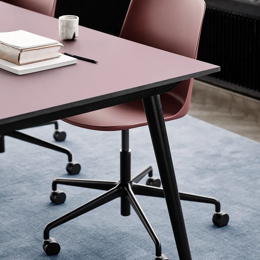 In Between SK6 Dining Table