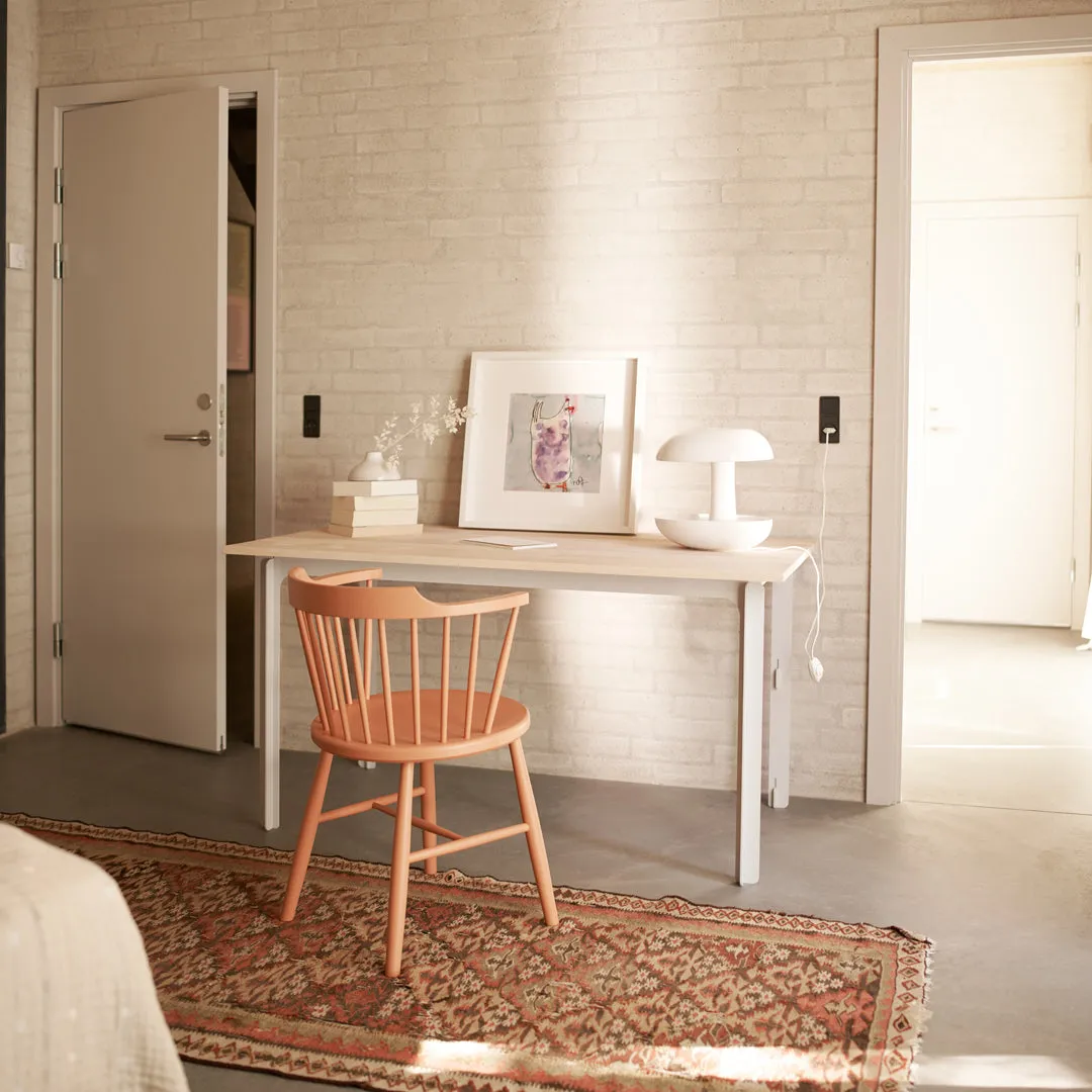 J18 Armchair