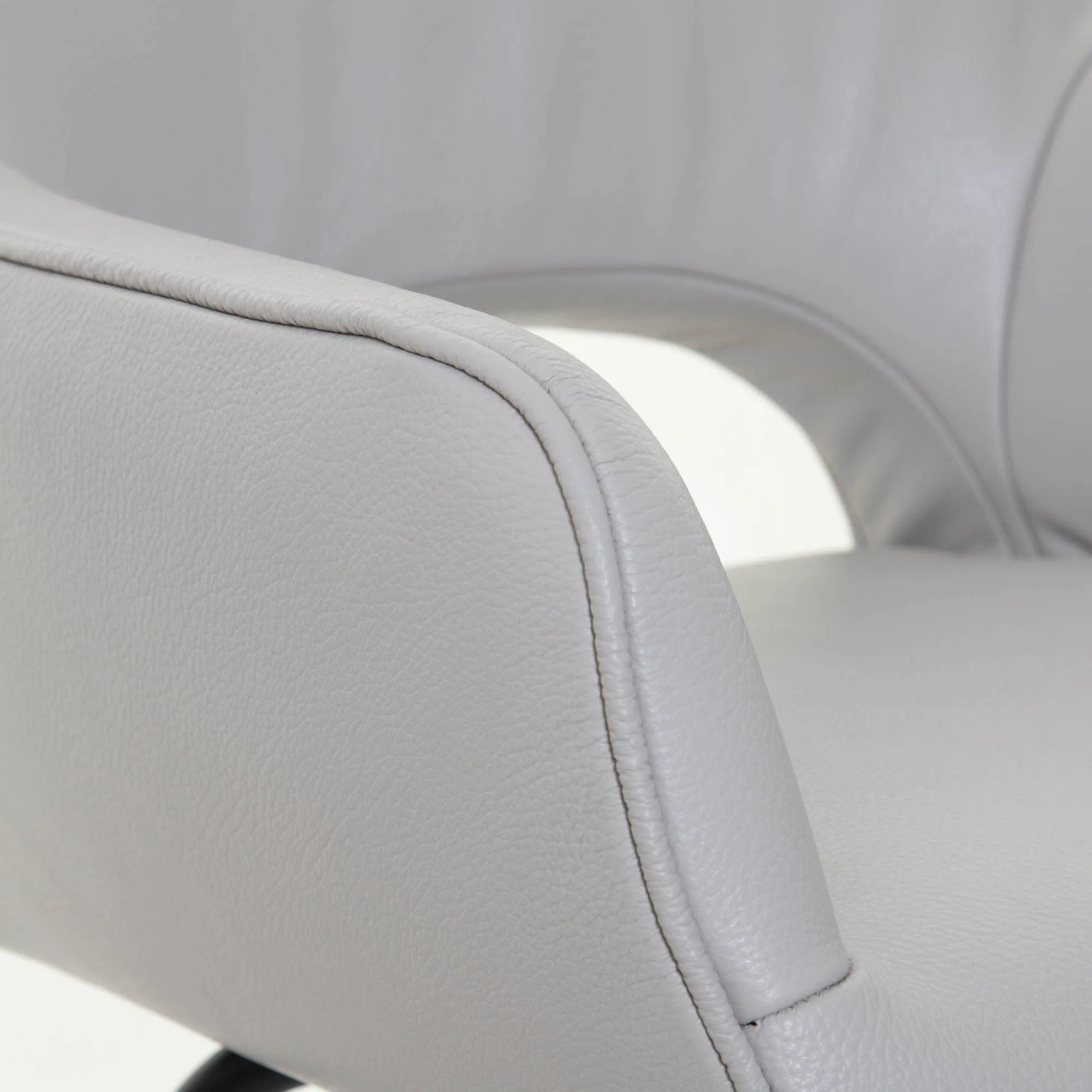 Luna - Swivel Dining Chair In Leather