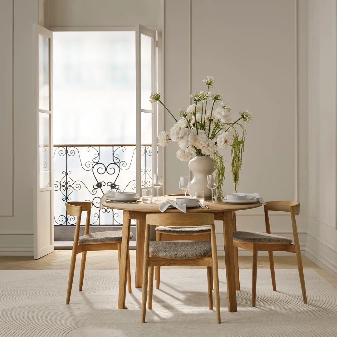 Palo Round Dining Table