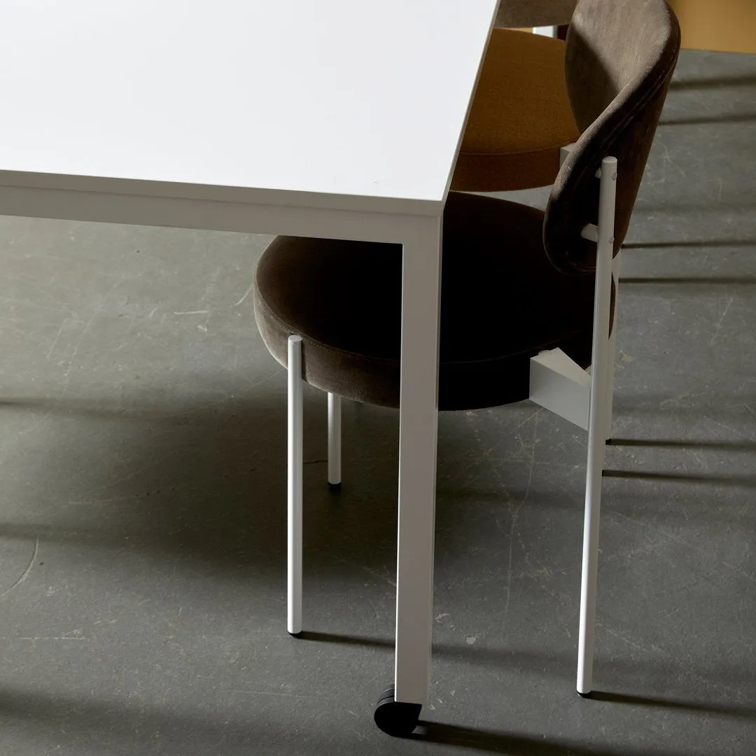 Panton Move Table